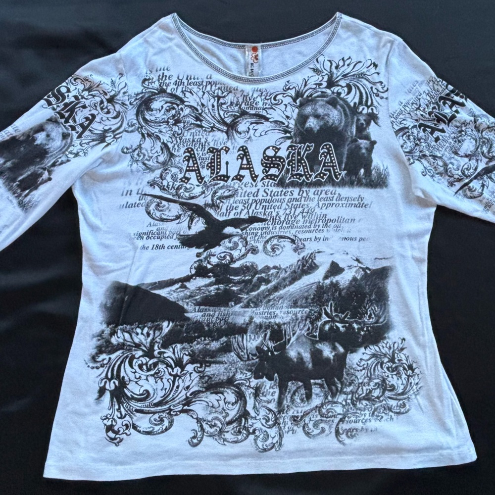 Extra large Alaska t-shirt with bling! Fun detail front and back!